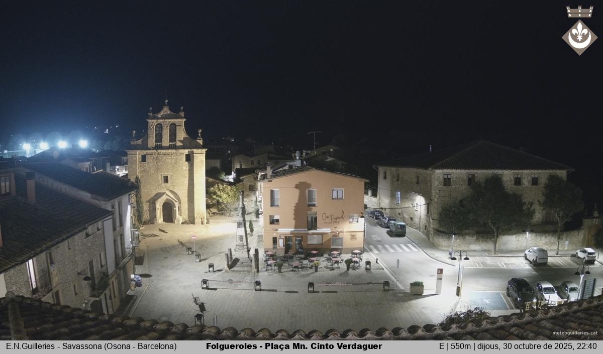 Folgueroles - Plaça Mn. Cinto Verdaguer